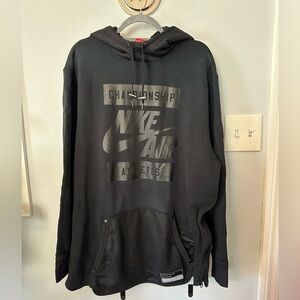 Men’s big and tall Nike hooded sweatshirt. Size 3XL. Black.